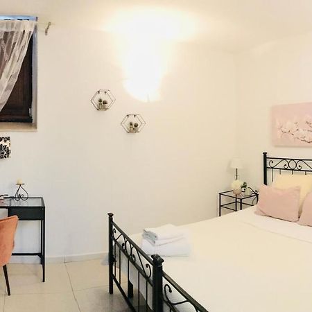 Camera Privata “Un Nido A Castello” Hotel Каляри Екстериор снимка